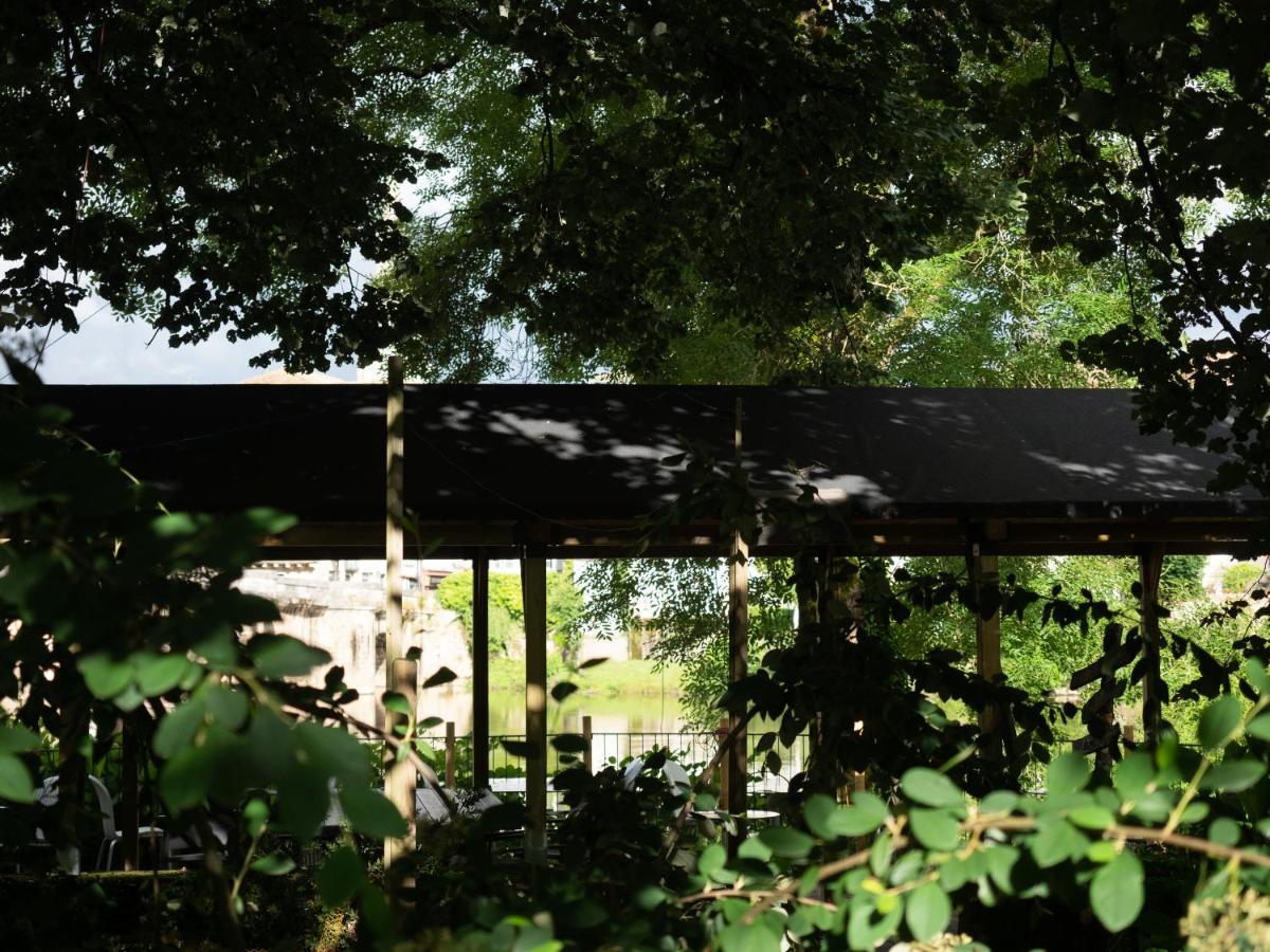 Pont Vieux Chambres Et Gites Confolens Esterno foto