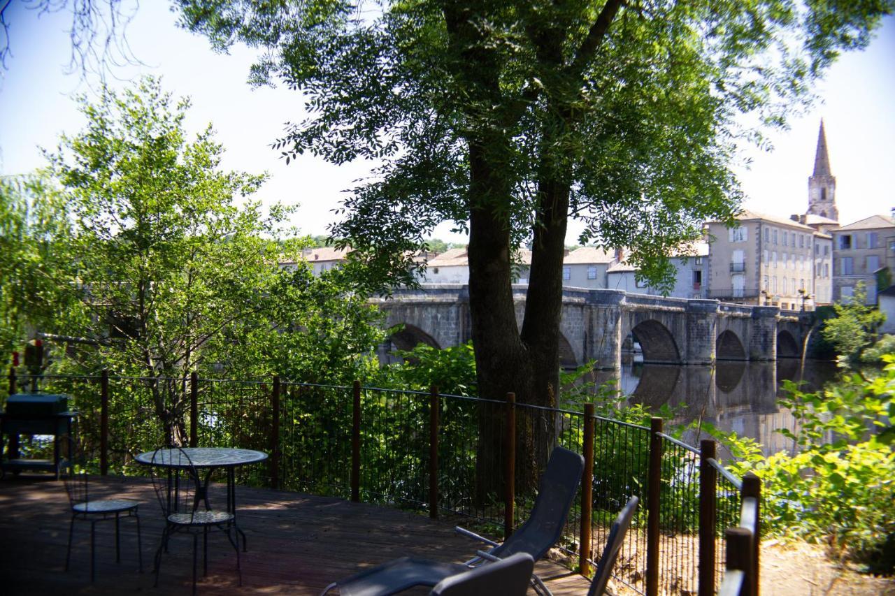 Pont Vieux Chambres Et Gites Confolens Esterno foto
